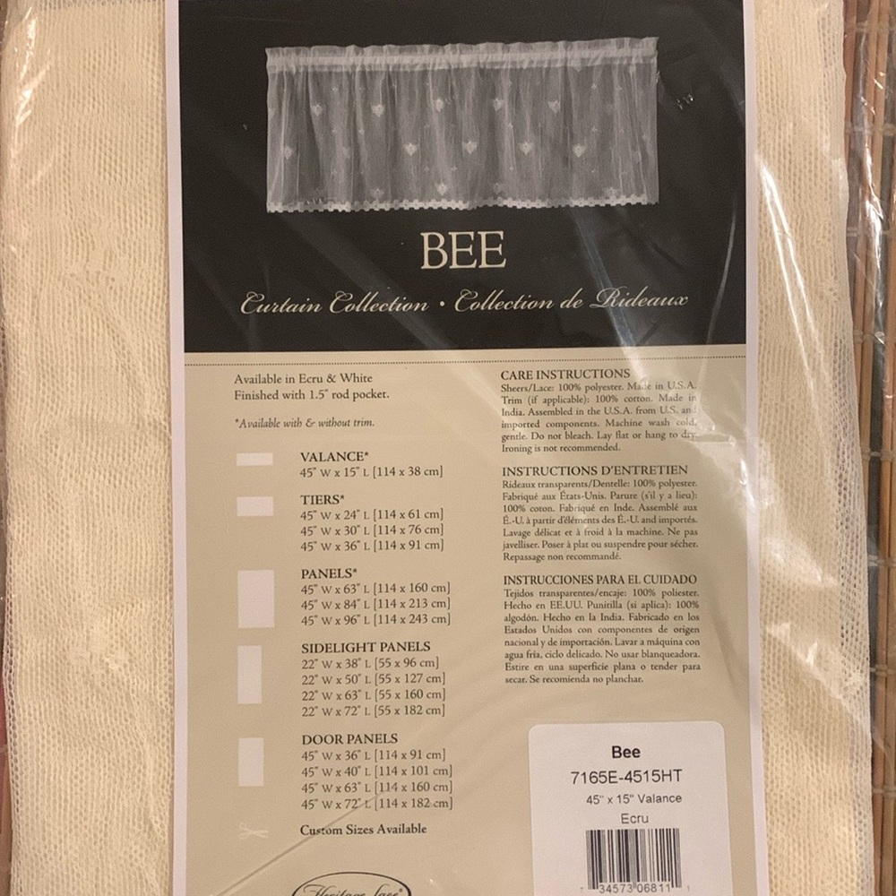 Heritage Lace”Bee” valance, new.